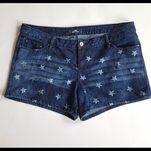 YMI Size 22 denim shorts with star design